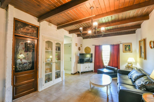 Casa De 3 Dormitorios En Venta Con Pileta - Aldea - San Eduardo