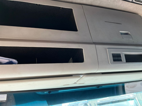 Imagem 12 de 13 de Vw 25390 Constellation 6x2 Teto Alto 2014 Manual