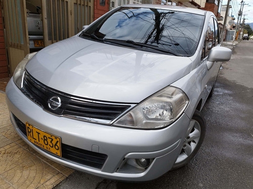 Nissan Tiida 1.8 Premium 5 p