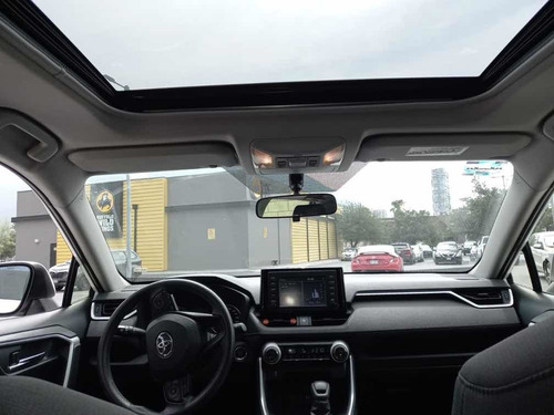 Imagen 4 de 15 de Toyota Rav4 2019 2.5 Xle 4wd At 204 Hp
