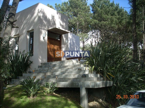 Imagen 4 de 17 de Casa En Laguna Blanca En Venta