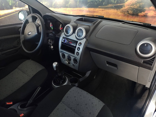 Imagem 6 de 10 de Ford Fiesta 1.6 Mpi Hatch 8v Flex 4p Manual