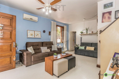 Imagem 3 de 30 de Vende Maravilhosa Casa, Três Quartos, Suíte, 5 Vagas De Garagem E Churrasqueira. - Reo617332