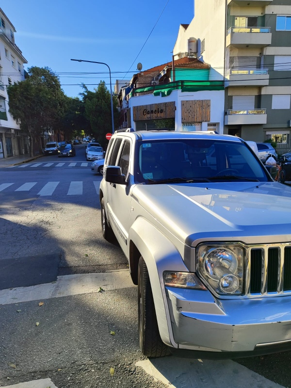 Jeep Cherokee 3.7 Limited 205hp Atx