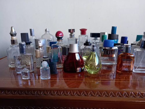Antiguo Lote 40 Frascos De Perfume Usados (Usado)