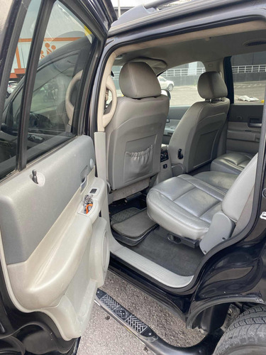 Camioneta De 8 Cil, Automática, Asientos En Piel Gris
