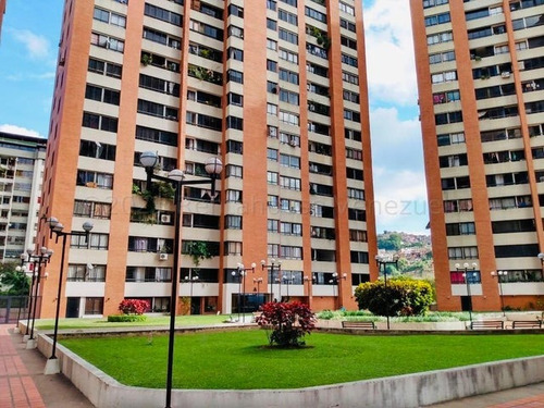 Apartamento En Venta En La Zona De Lomas Del Ávila