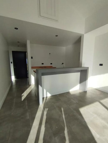 Casa En Venta - 2 Dormitorios 1 Baño - Cochera - 607mts2 - San Martín De Los Andes