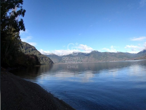 Excepcional Sitio Frente Al Lago Colico