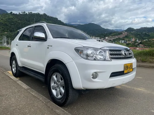 Toyota Fortuner 3.0 Sr5