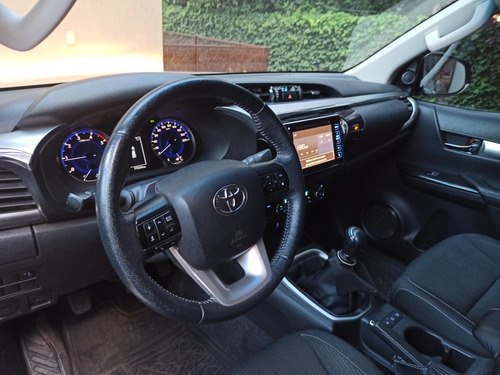 Toyota Hilux 2.8 Cd Srv 177cv 4x2 2016