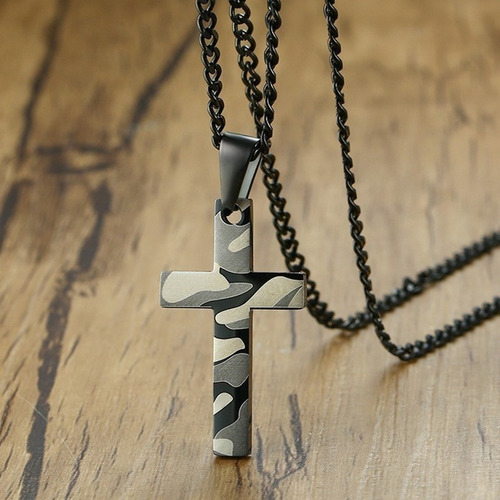 Imagem 2 de 5 de Colar Masculino Com Pingente Crucifixo Camuflado