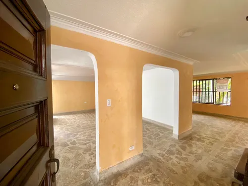 Casa-local En Arriendo En Medellín - Los Colores Cod 64109