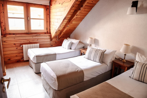 Alquiler Departamento 3 Dormitorios - Hosteria Del Cerro - Base Cerro Catedral - 50 Mts Medios Elevacion-para 9 Personas - Fecha 6/9 Al 13/9 Temp 2025
