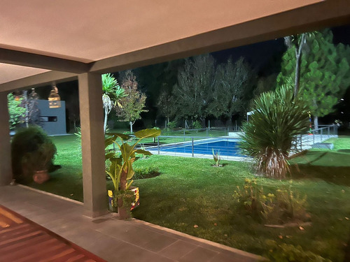 Imagen 12 de 30 de Venta Casa 2463 Mts2 De Parque Con Piscina Pilar
