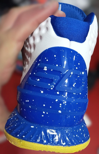Tenis Sthepen Curry Nation Dub (Usado)