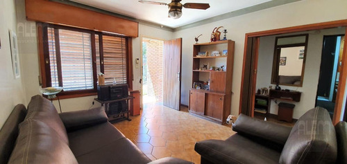 Imagen 5 de 21 de Casa En Una Planta - Muy Buena Ubicación - Adrogué