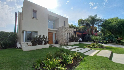 Imagen 2 de 30 de Venta Casa Barrio San Isidro Labrador Pileta Tigre