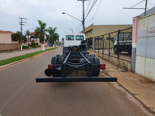 Ford Cargo 2422