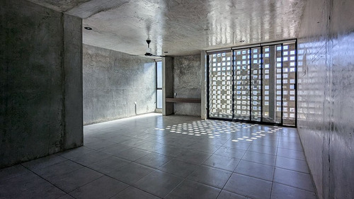 Casa En Venta De Estilo Unico, Ubicada En Cholul, Mérida.