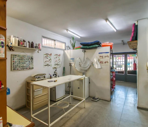 Departamento En Planta Alta De 2 Dormitorios Con Local Pb Y Terreno