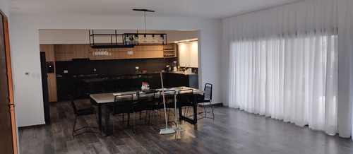 Espectacular Casa. Barrio San Roque. Comarcas De Luján