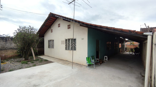 Imagem 1 de 28 de Casa No Bairro Morro Do Meio | 04 Dormitórios | Estuda Permuta Por Apartamento - Sa02176 - 70581706