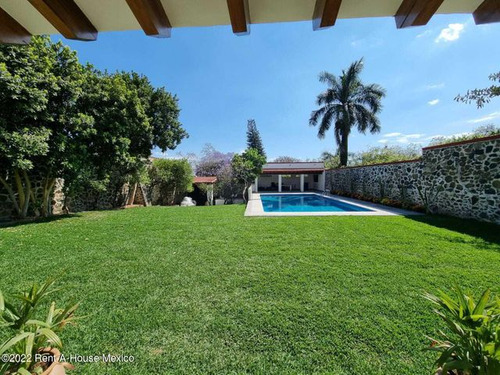 Casa Con Alberca Climatizada Y Terraza - 1ero De Mayo, Venta