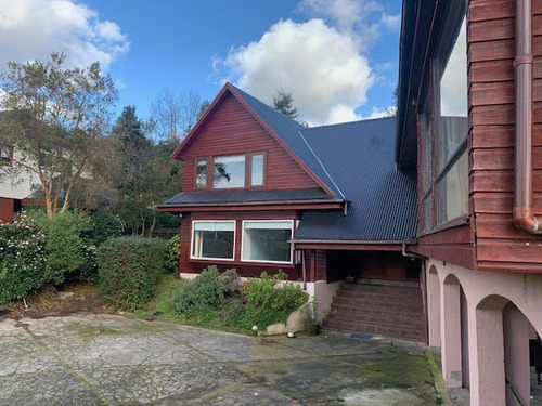 Casa En Venta De 5 Dorm. En Puerto Varas