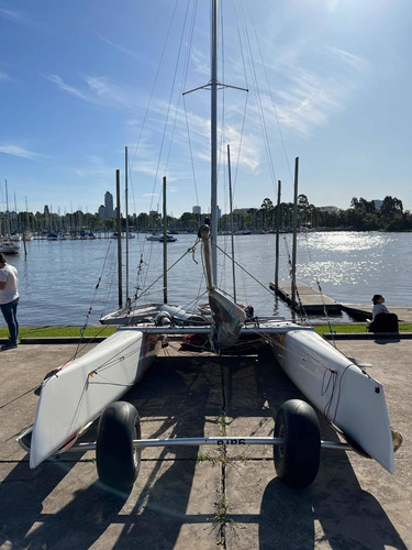 Catamaran C2 F18