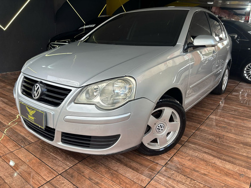 Volkswagen Polo Sedan 1.6 Vht Total Flex 4p