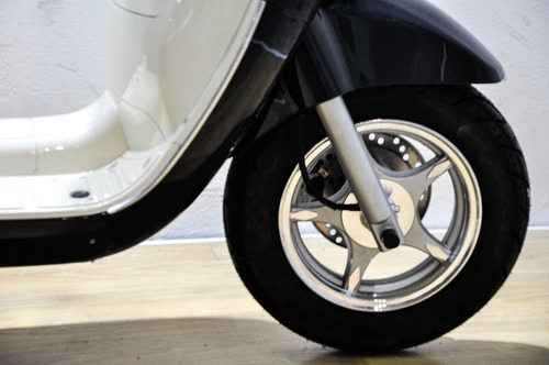 Imagen 6 de 19 de Motomel Strato Euro 150 Scooter Sin Cambios Uno Motos