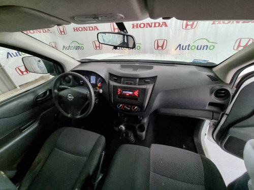Imagen 7 de 14 de Nissan Np300 2.5 Estacas Dh Aa Mt 2016