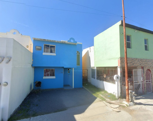 Venta De Casa En Recuepracion, Cerrada Campo Real, Nuevo Laredo. Sh05