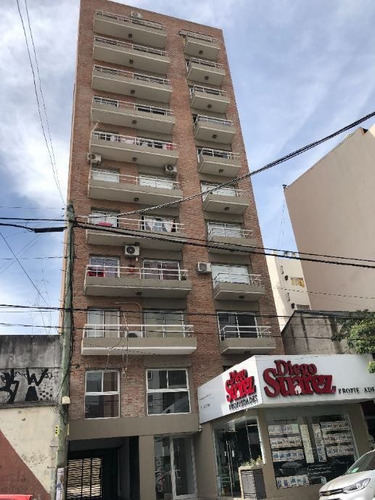 Imagen 1 de 7 de Monoambiente En Venta En Moron Centro