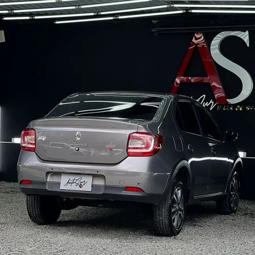 Renault Logan 1.6 Intens