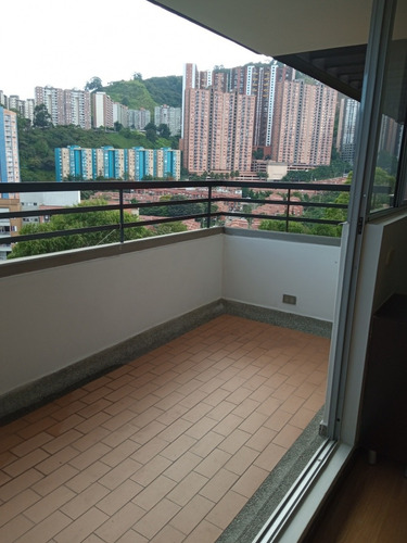 Imagen 2 de 14 de Apartamento En La Mota Con Parqueadero