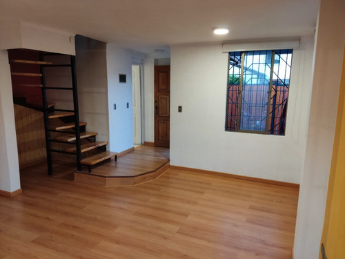 Casa En Pasaje Abierto Cercana A Plaza Egaña Cod. 40902