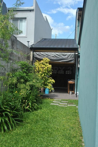 Imagen 23 de 30 de Calle 76 E/ 17 Y 18 - Casa 3 Dormitorios, Quincho Y Parque - Venta Y/o Permuta