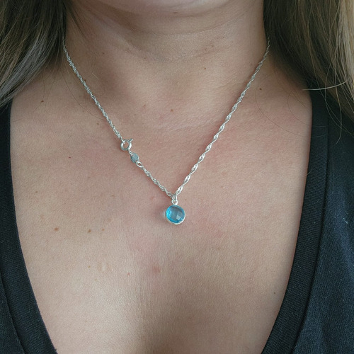 Imagen 3 de 5 de Collar Cadena De Plata 925 45cms Y Dije Piedra Topacio Azul