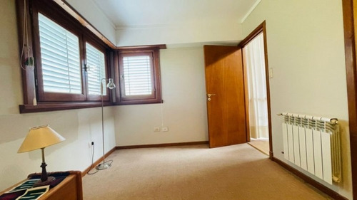 Imagen 18 de 28 de Chalet En Venta En El Barrio Los Troncos