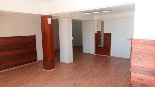 Imagen 2 de 13 de Local Comercial De 130 M2