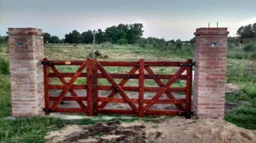 Tranquera Rural Guayuvira- Madera Dura De 2.00 X 1.20 Mts