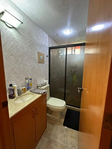 Casa En Venta En Metepec, Amplió Jardín, Fraccionamiento Con Vigilancia 24 Hrs A 45 Min De Sta Fe.