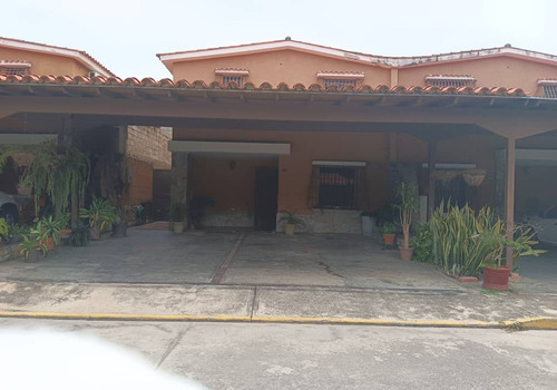 Imagen 2 de 17 de Yf/gs Asein P1888 Vende Confortable Townhouses Semi-amoblado En San Diego