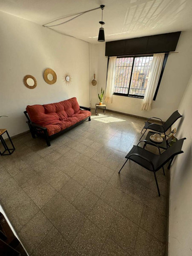 Venta Local Comercial Con Ph De Dos Dormitorios Y Cochera!! B Juniors!