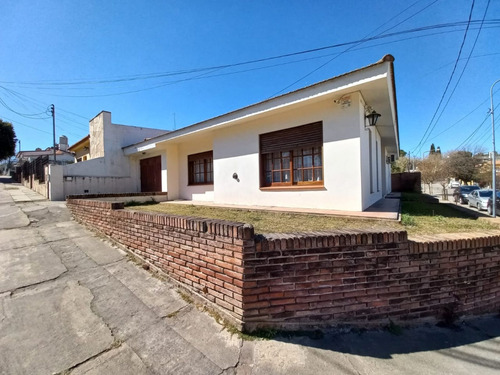 Venta - Alta Gracia - Casa De 3 Dormitorios