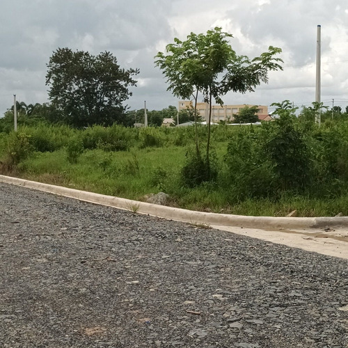 Imagen 2 de 11 de Se Vende Solar Super Económicos Mas Barato De Ahí No Lo Hay En El Residencial Privado En Villa Mella