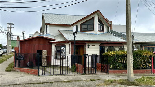 Casa En Venta De 4 Dorm. En Punta Arenas