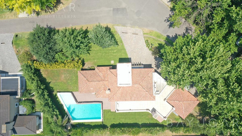 Imagen 19 de 30 de Oportunidad! Venta - Magnífica Casa En Sausalito - Bayugar Negocios Inmobiliarios